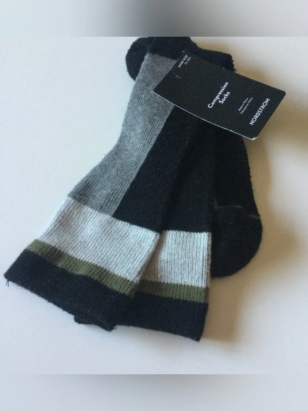 NORDSTROM MENS COMPRESSION SOCKS BLACK GRAY OS NWT